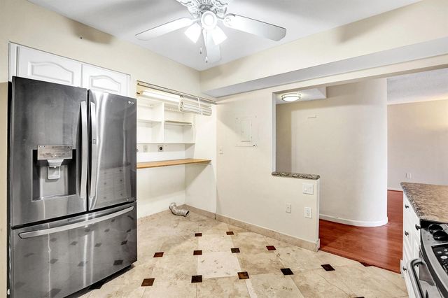 2802 N 46th Avenue B620, Hollywood, FL 33021