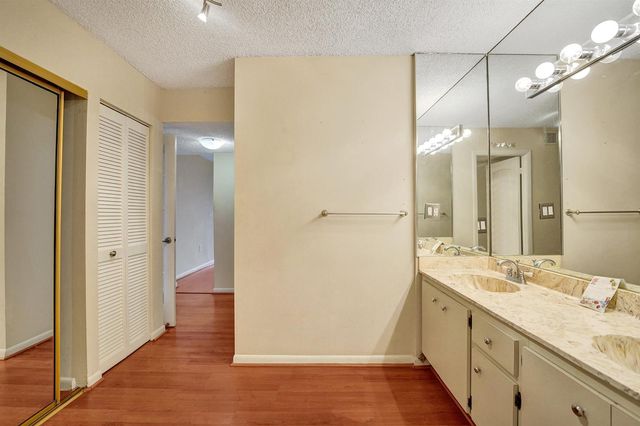 2802 N 46th Avenue B620, Hollywood, FL 33021