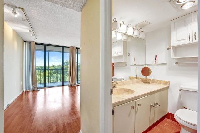 2802 N 46th Avenue B620, Hollywood, FL 33021