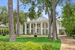 4019 Inverness Drive, Houston, TX 77019