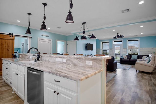 810 4th Street, Port Bolivar, TX 77650