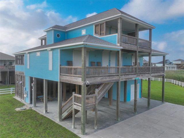 810 4th Street, Port Bolivar, TX 77650