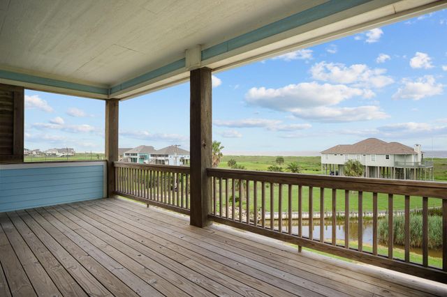 810 4th Street, Port Bolivar, TX 77650