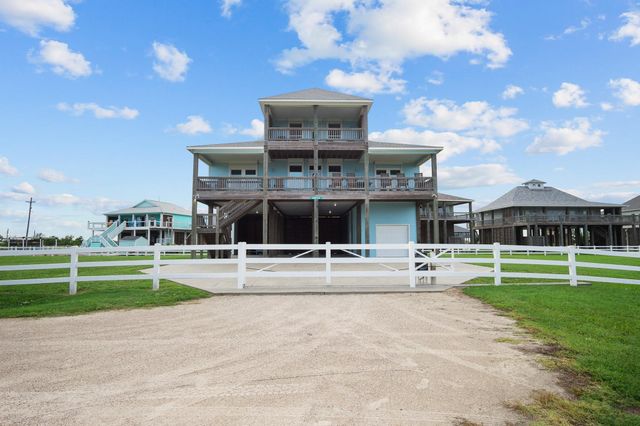 810 4th Street, Port Bolivar, TX 77650