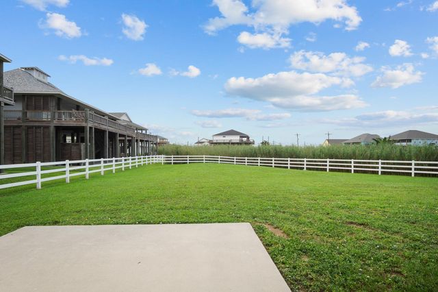 810 4th Street, Port Bolivar, TX 77650