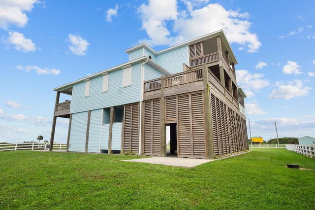 810 4th Street, Port Bolivar, TX 77650
