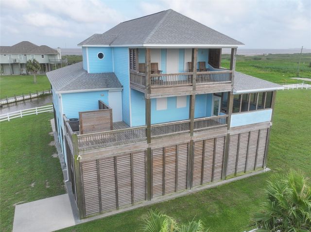 810 4th Street, Port Bolivar, TX 77650