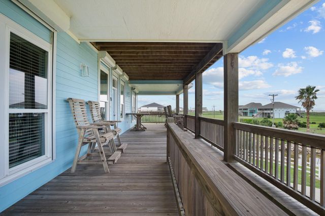810 4th Street, Port Bolivar, TX 77650