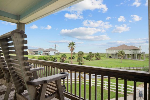 810 4th Street, Port Bolivar, TX 77650
