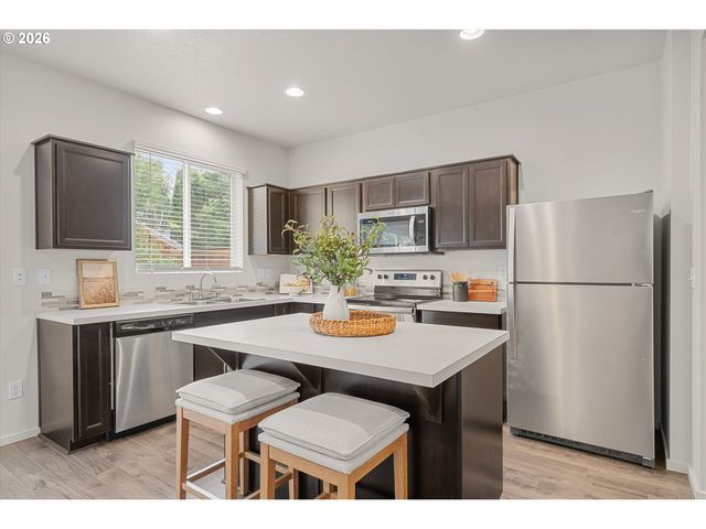 1947 Ne 117TH Ct, Vancouver, WA 98684