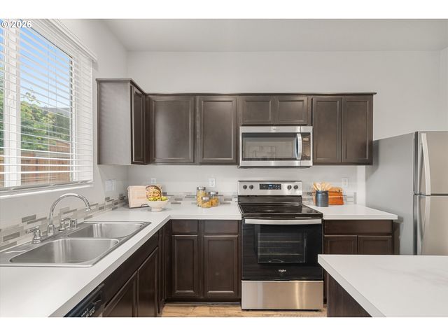 1947 Ne 117TH Ct, Vancouver, WA 98684