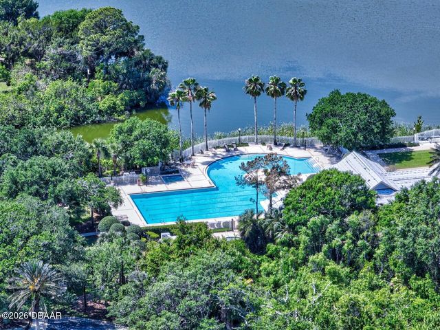 12 S Lakewalk Drive, Palm Coast, FL 32137