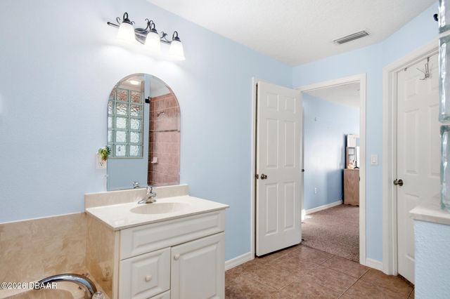 12 S Lakewalk Drive, Palm Coast, FL 32137