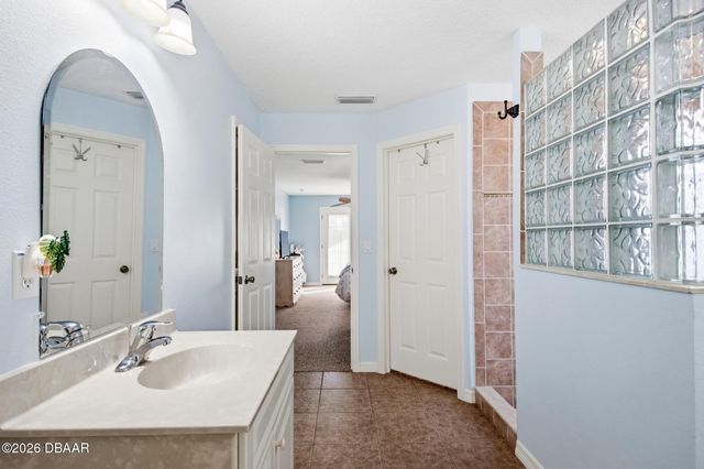 12 S Lakewalk Drive, Palm Coast, FL 32137