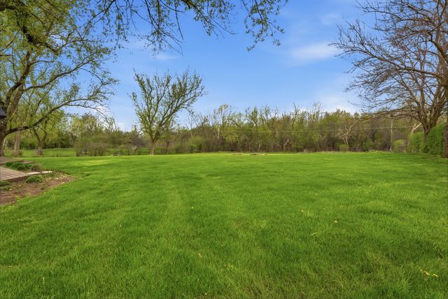 24262 W Rose Avenue, Lake Zurich, IL 60047