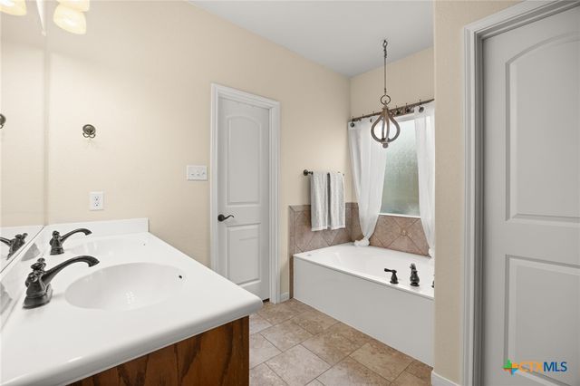 704 Hailie, Killeen, TX 76542