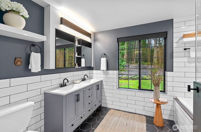 11204 SW 220th Street, Vashon, WA 98070