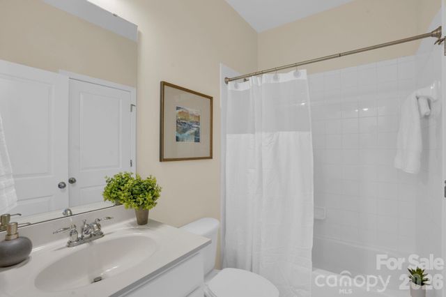 923 Gracie Way, Charlotte, NC 28204