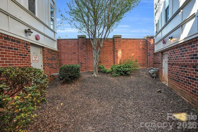 923 Gracie Way, Charlotte, NC 28204