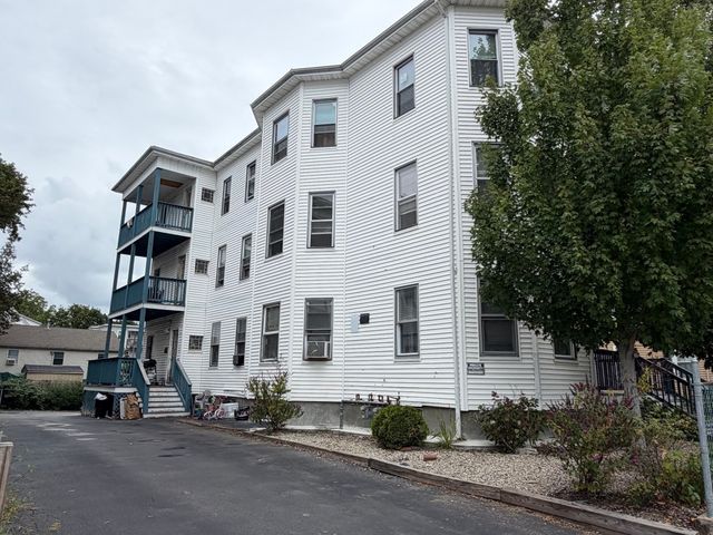 957 Warren Ave 1, Brockton, MA 02301