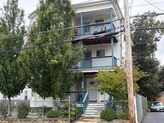 957 Warren Ave 1, Brockton, MA 02301
