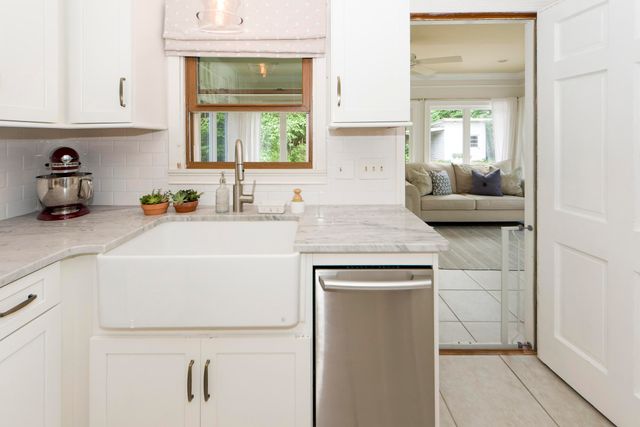 117 Pine Grove Avenue, Summerville, SC 29483