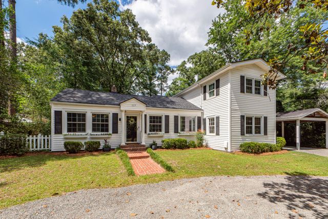 117 Pine Grove Avenue, Summerville, SC 29483