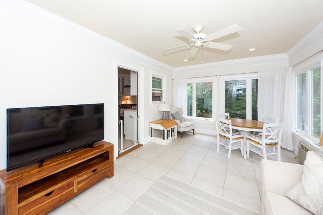 117 Pine Grove Avenue, Summerville, SC 29483