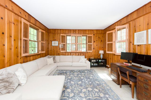 117 Pine Grove Avenue, Summerville, SC 29483