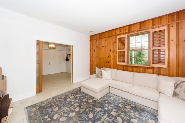 117 Pine Grove Avenue, Summerville, SC 29483