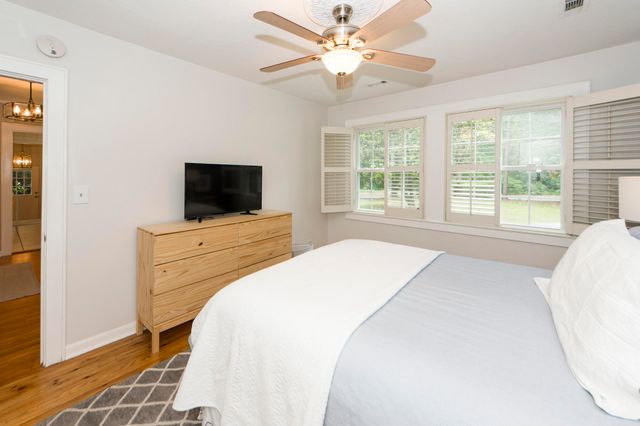 117 Pine Grove Avenue, Summerville, SC 29483