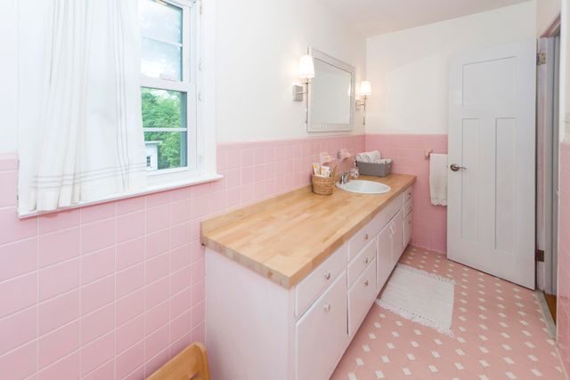 117 Pine Grove Avenue, Summerville, SC 29483