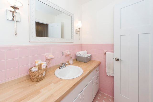 117 Pine Grove Avenue, Summerville, SC 29483