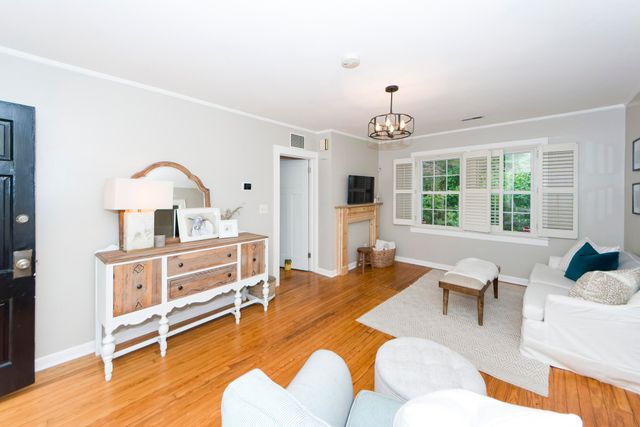 117 Pine Grove Avenue, Summerville, SC 29483