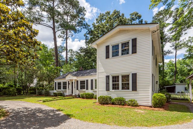 117 Pine Grove Avenue, Summerville, SC 29483