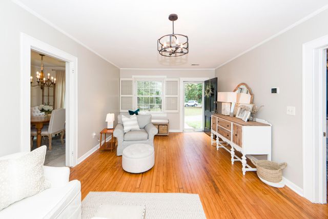 117 Pine Grove Avenue, Summerville, SC 29483