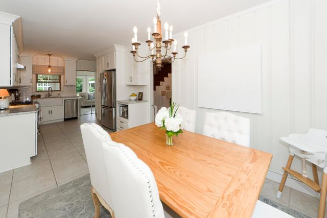 117 Pine Grove Avenue, Summerville, SC 29483