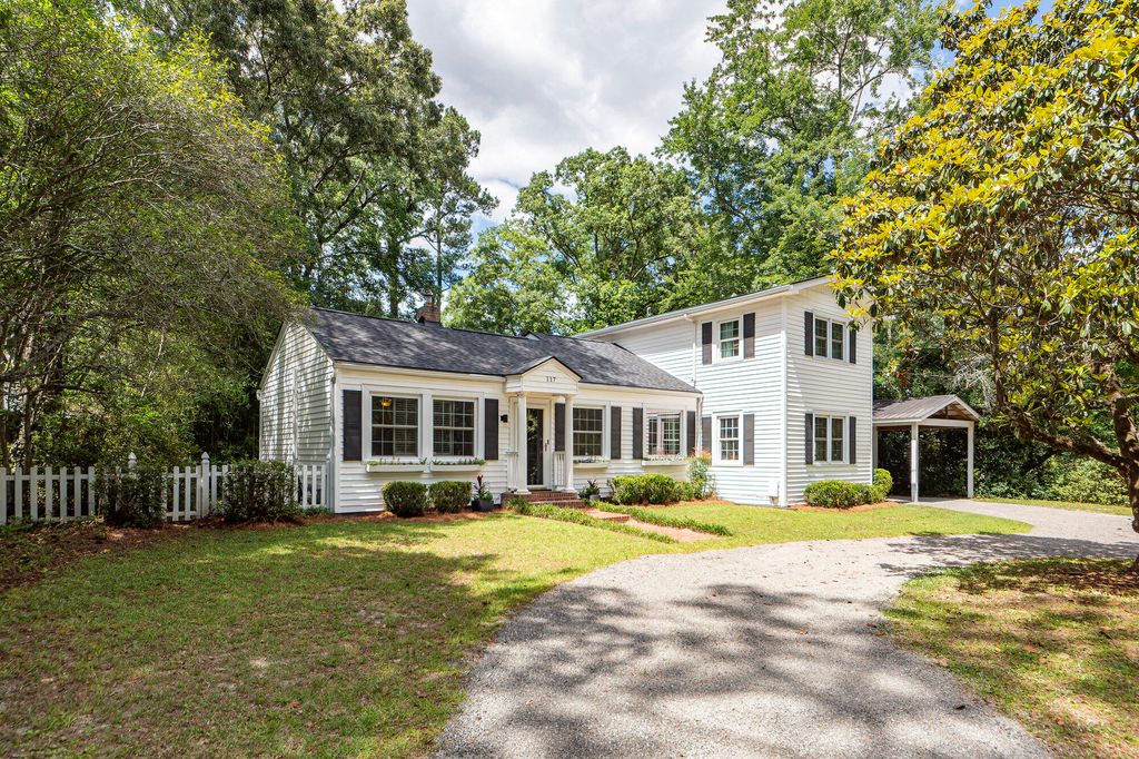 117 Pine Grove Avenue, Summerville, SC 29483