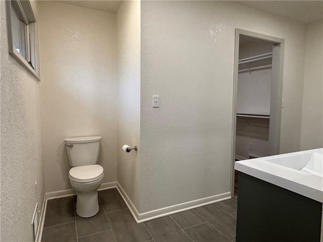 7236 Newton Drive, Overland Park, KS 66204