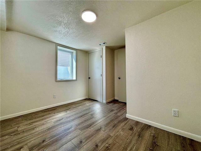 7236 Newton Drive, Overland Park, KS 66204