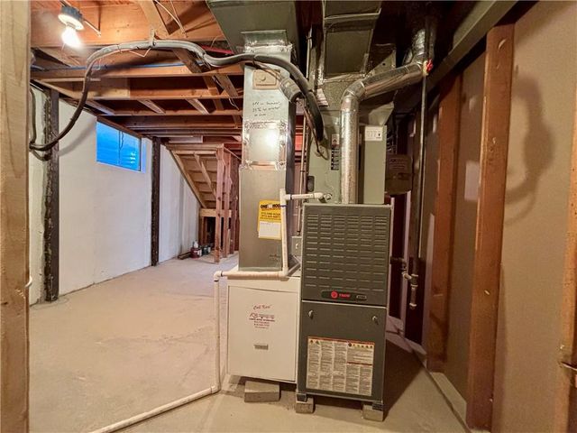 7236 Newton Drive, Overland Park, KS 66204