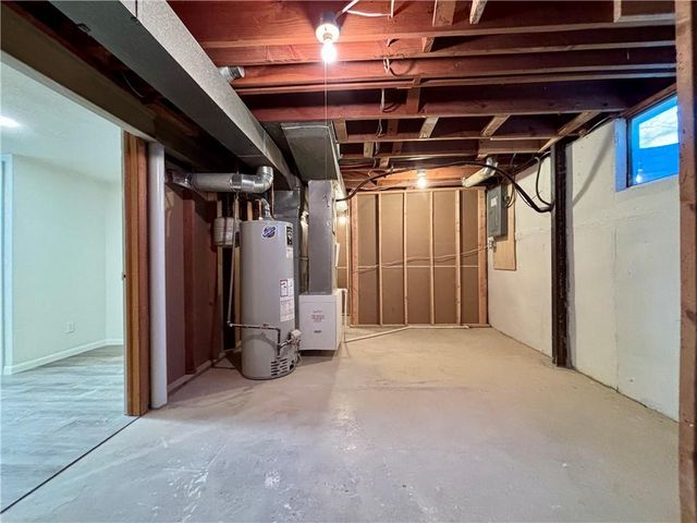 7236 Newton Drive, Overland Park, KS 66204