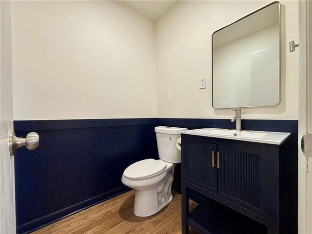 7236 Newton Drive, Overland Park, KS 66204