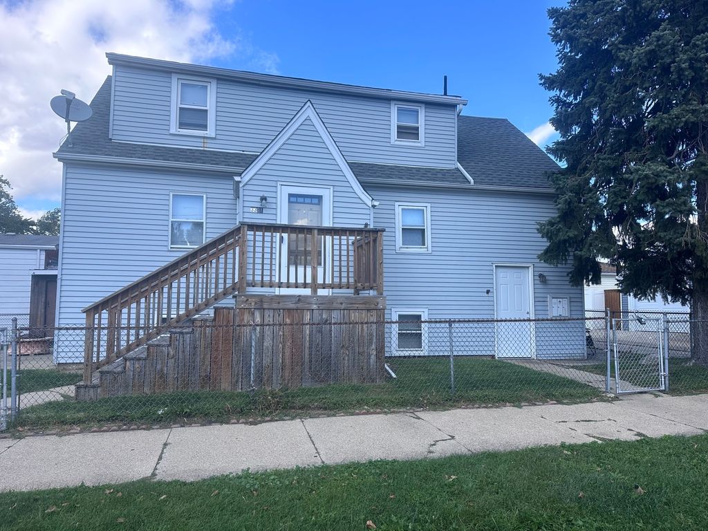 3301 N Ozanam Avenue G, Chicago, IL 60634