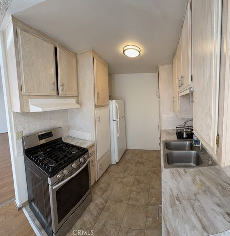 7731 Klump, Los Angeles, CA 91352