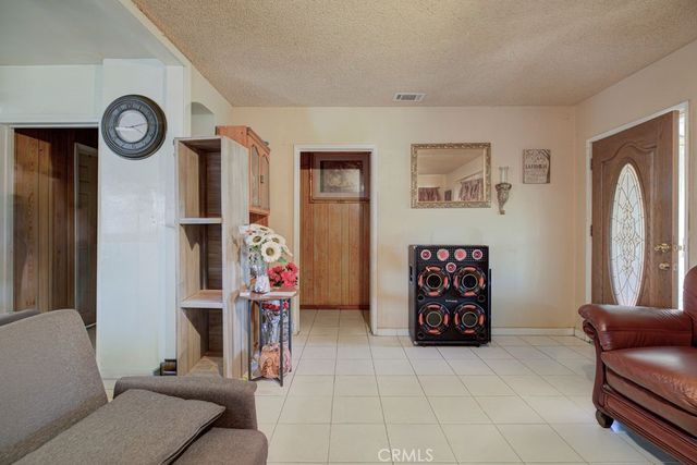7731 Klump, Los Angeles, CA 91352
