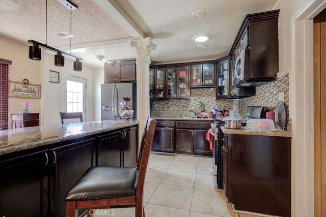 7731 Klump, Los Angeles, CA 91352