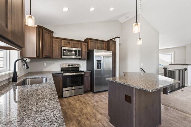 2130 357th Avenue NE, Cambridge, MN 55008