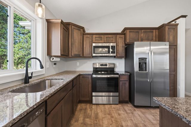 2130 357th Avenue NE, Cambridge, MN 55008