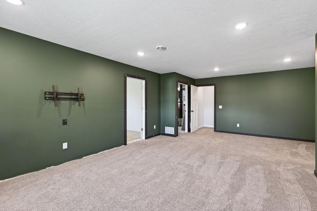 2130 357th Avenue NE, Cambridge, MN 55008
